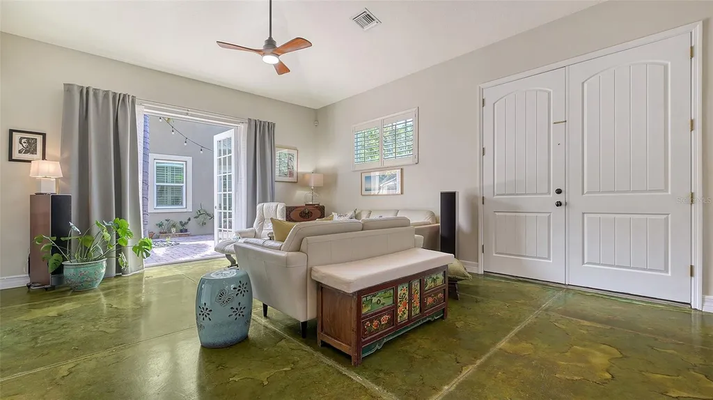 640 N Osprey Avenue Sarasota FL 34236
