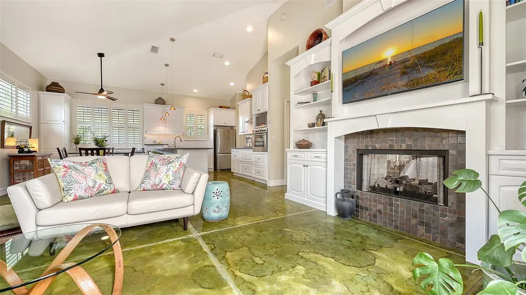 640 N Osprey Avenue Sarasota FL 34236