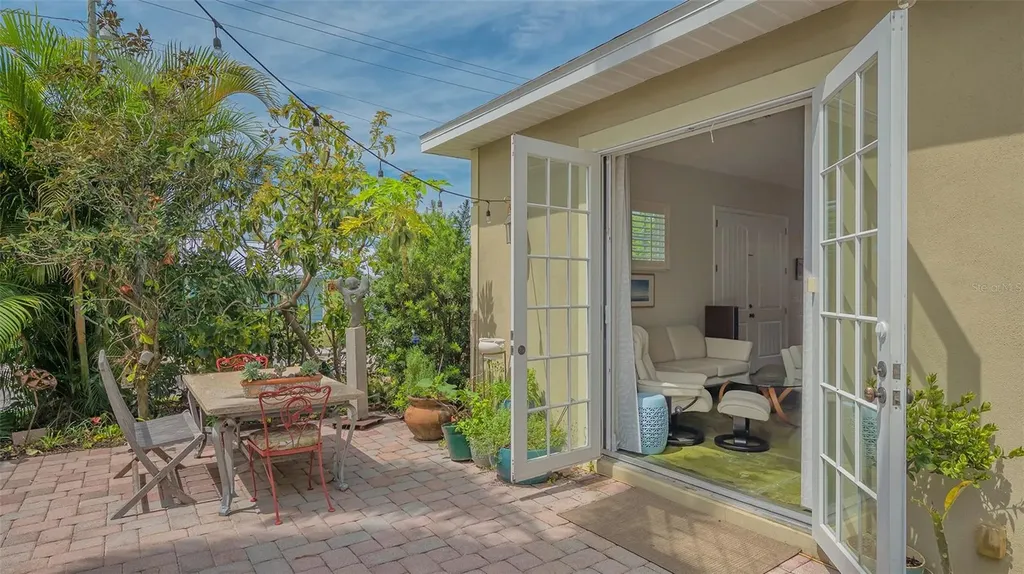640 N Osprey Avenue Sarasota FL 34236