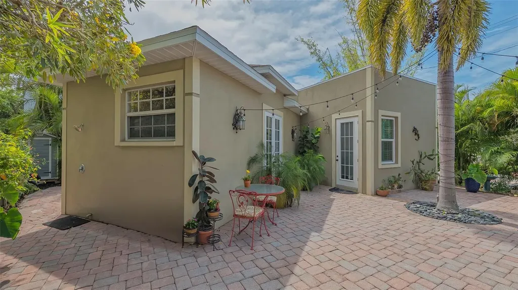 640 N Osprey Avenue Sarasota FL 34236