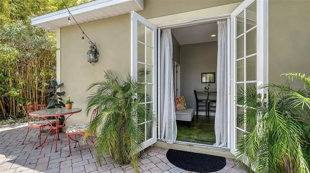 640 N Osprey Avenue Sarasota FL 34236