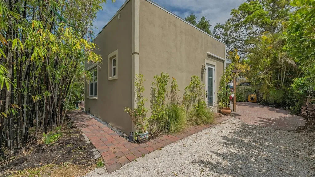 640 N Osprey Avenue Sarasota FL 34236