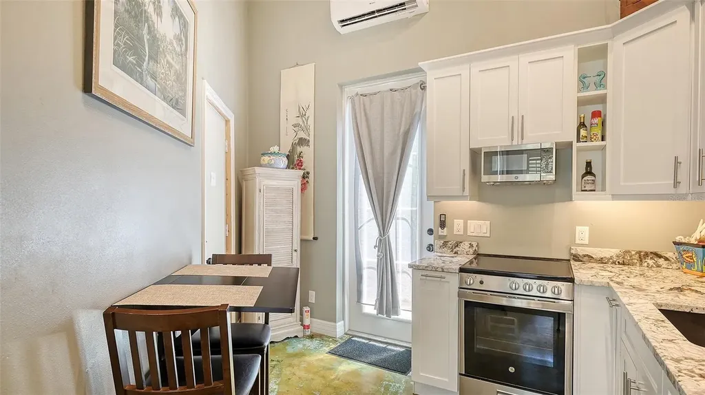 640 N Osprey Avenue Sarasota FL 34236