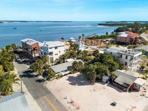 103 12th Street S Bradenton Beach FL 34217