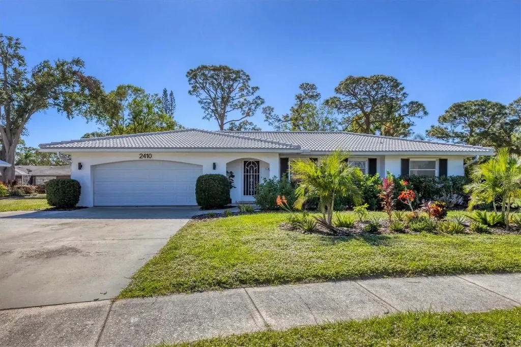2410 Cass Street Sarasota FL 34231