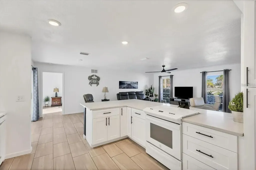 2410 Cass Street Sarasota FL 34231