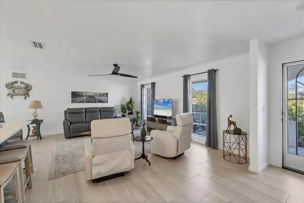 2410 Cass Street Sarasota FL 34231