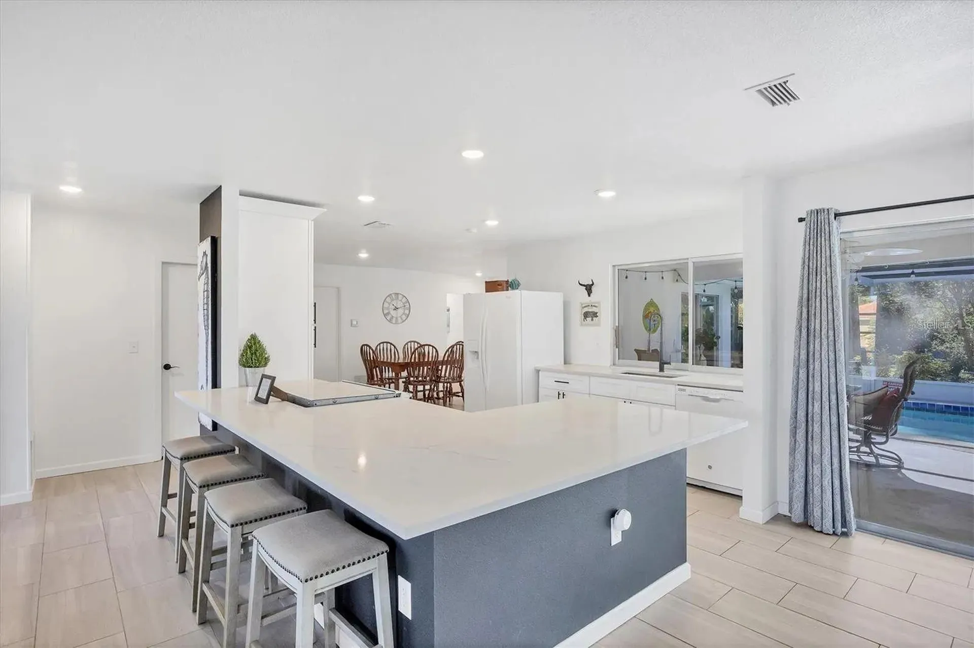2410 Cass Street Sarasota FL 34231
