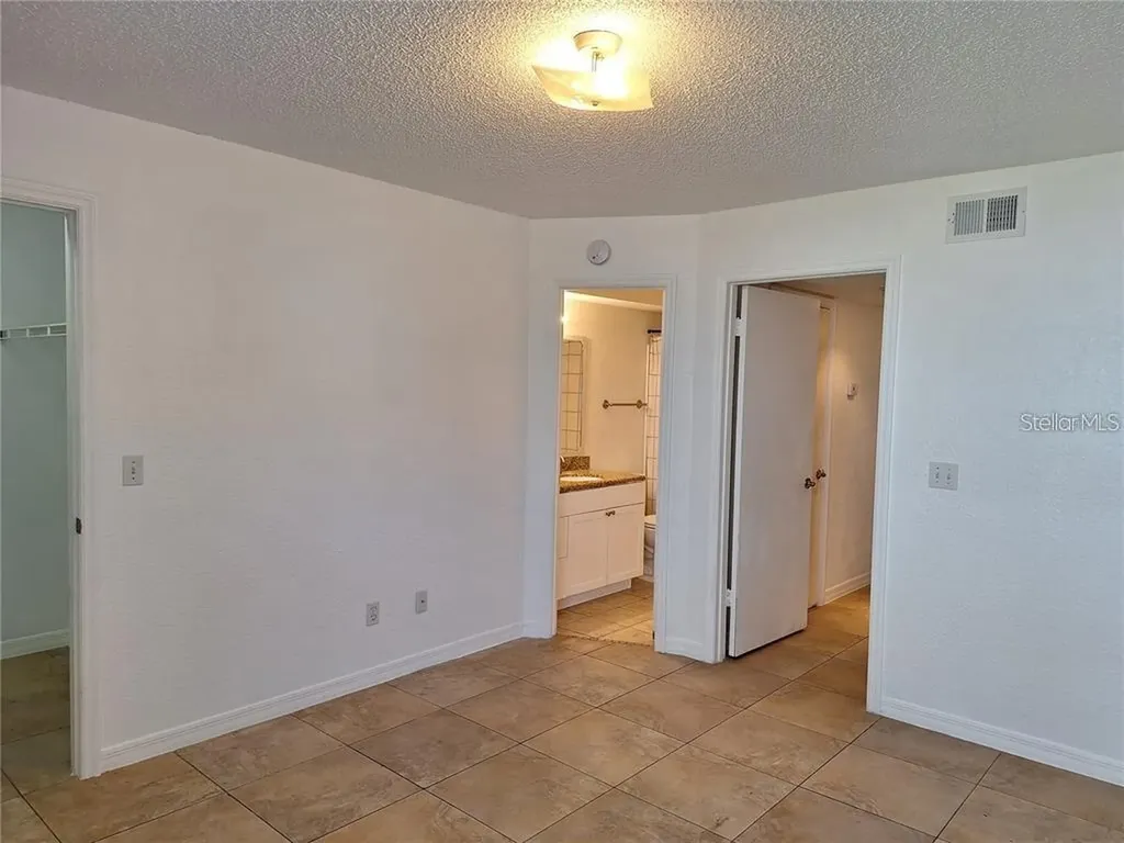 5116 Conroy Road Orlando FL 32811