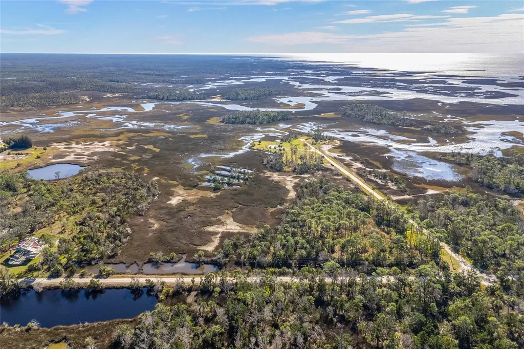 125 SW 284 Steinhatchee FL 32359