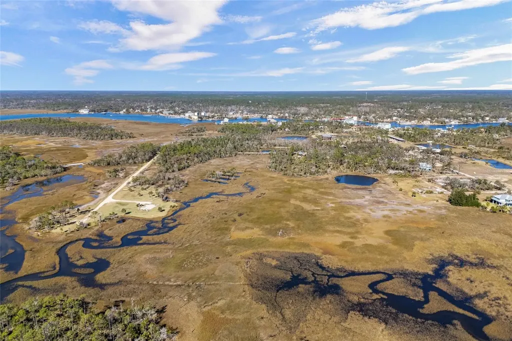 125 SW 284 Steinhatchee FL 32359