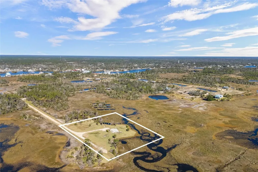 125 SW 284 Steinhatchee FL 32359