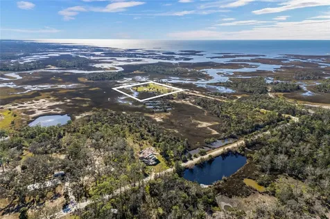 125 SW 284 Steinhatchee FL 32359