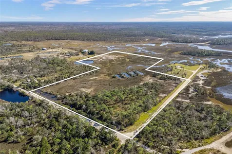 125 SW 284 Steinhatchee FL 32359