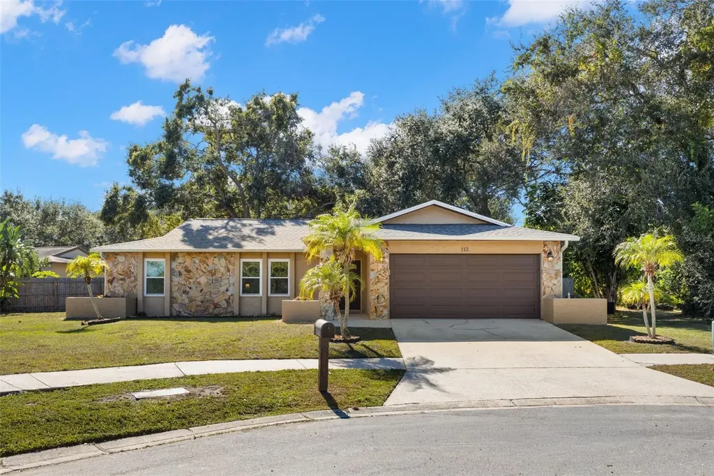 112 Meadowcross Drive Safety Harbor FL 34695