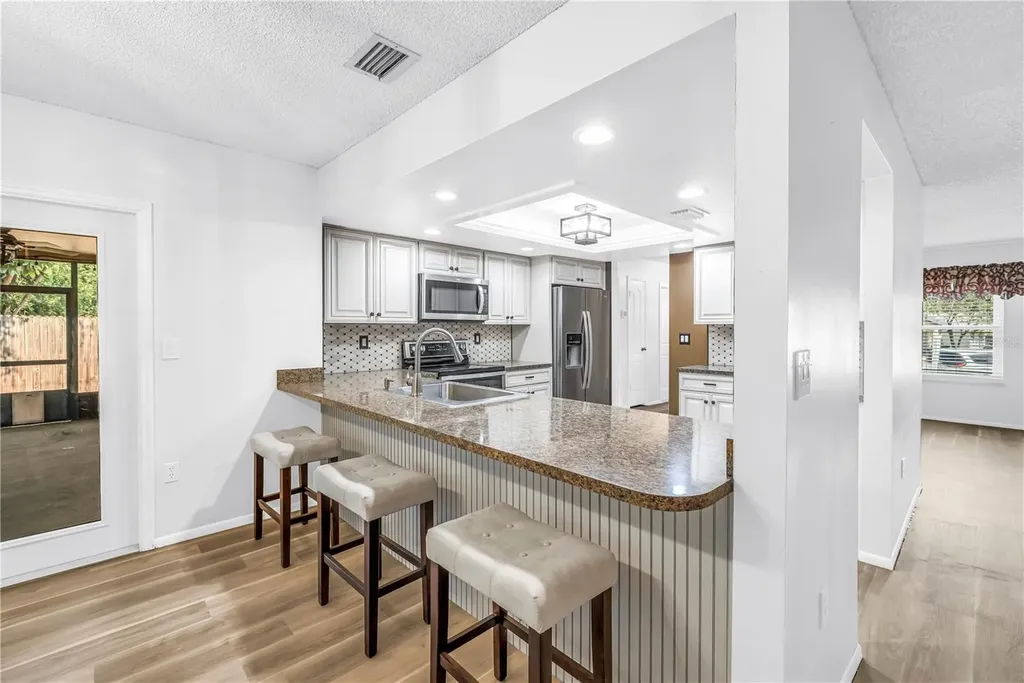 112 Meadowcross Drive Safety Harbor FL 34695