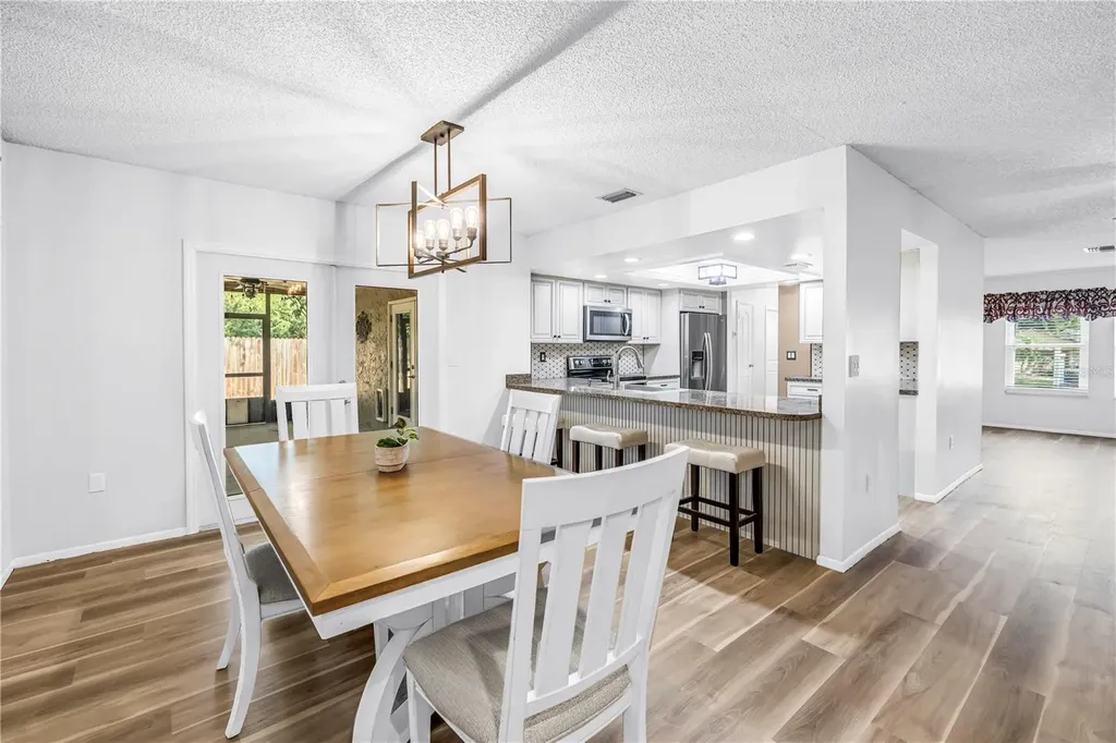 112 Meadowcross Drive Safety Harbor FL 34695