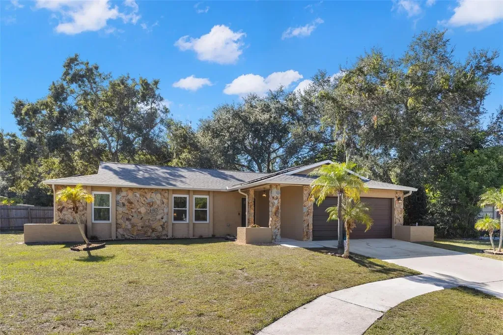 112 Meadowcross Drive Safety Harbor FL 34695