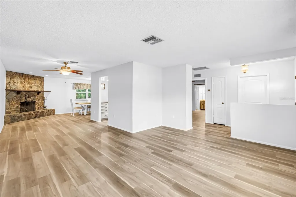 112 Meadowcross Drive Safety Harbor FL 34695