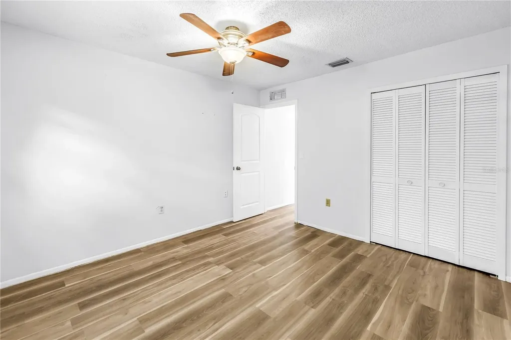 112 Meadowcross Drive Safety Harbor FL 34695