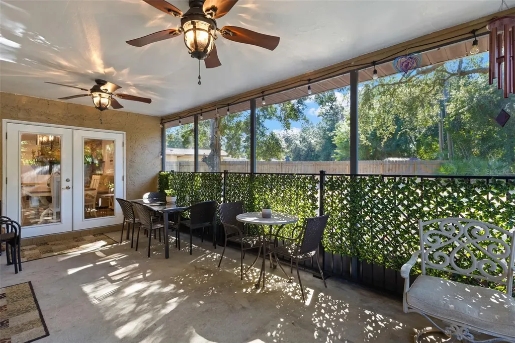 112 Meadowcross Drive Safety Harbor FL 34695