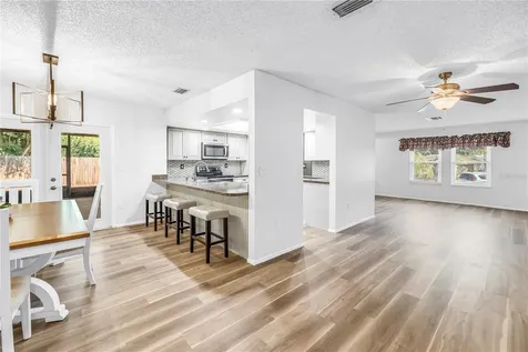112 Meadowcross Drive Safety Harbor FL 34695