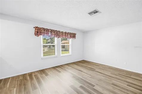 112 Meadowcross Drive Safety Harbor FL 34695