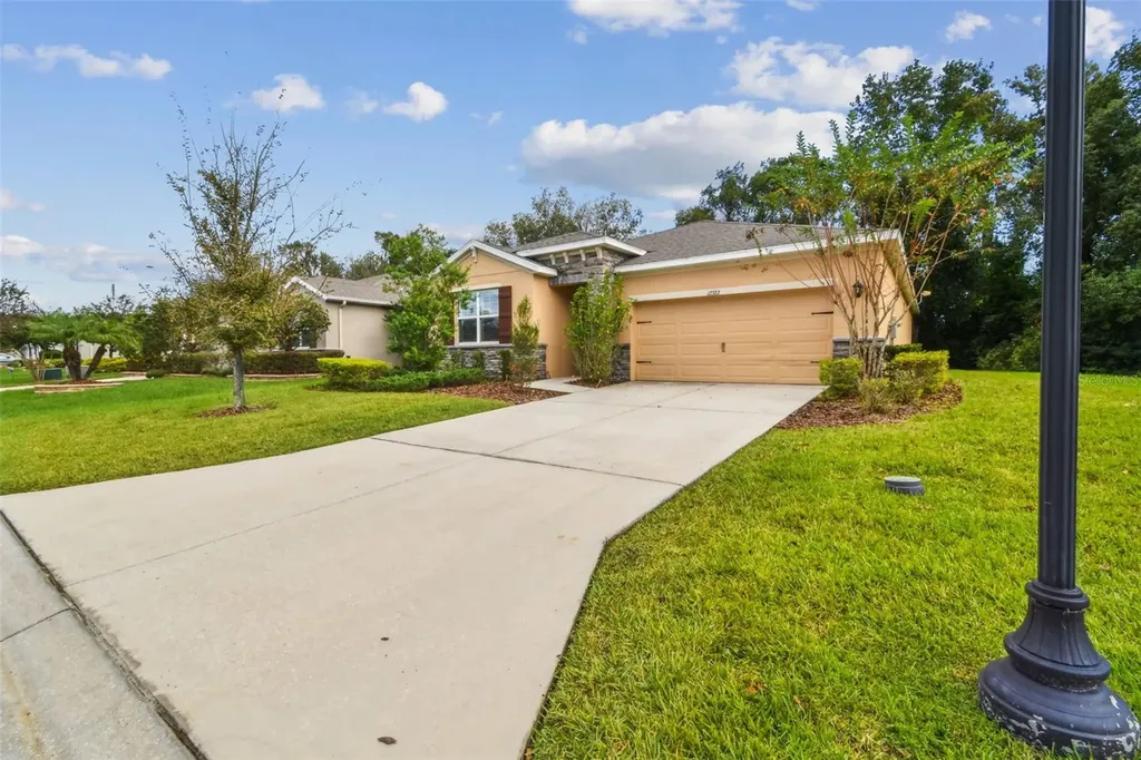 12322 Eastpointe Drive Dade City FL 33525