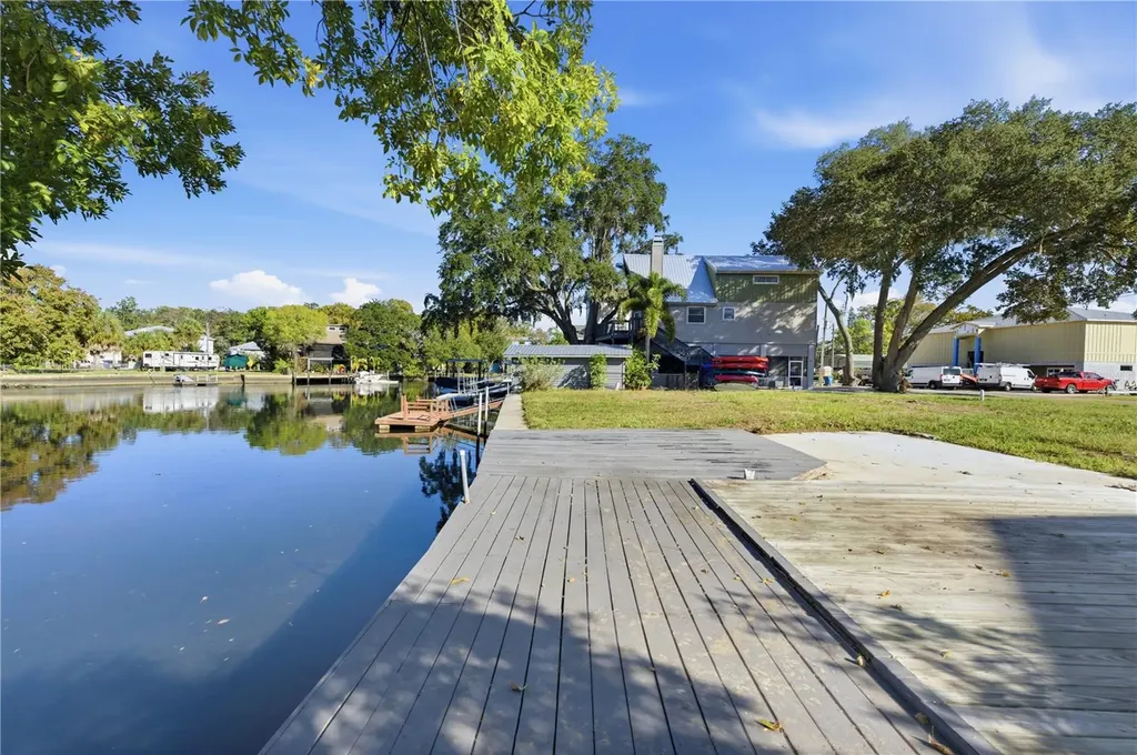 00 Circle Drive Weeki Wachee FL 34607