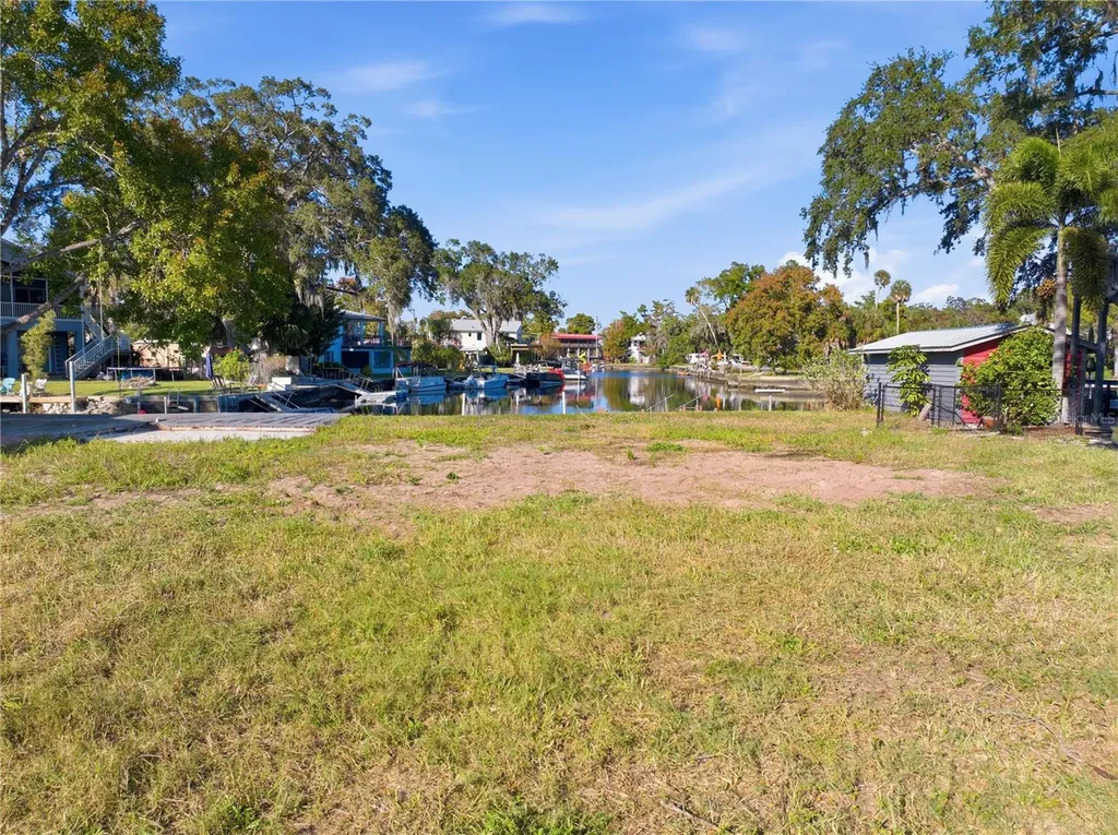 00 Circle Drive Weeki Wachee FL 34607