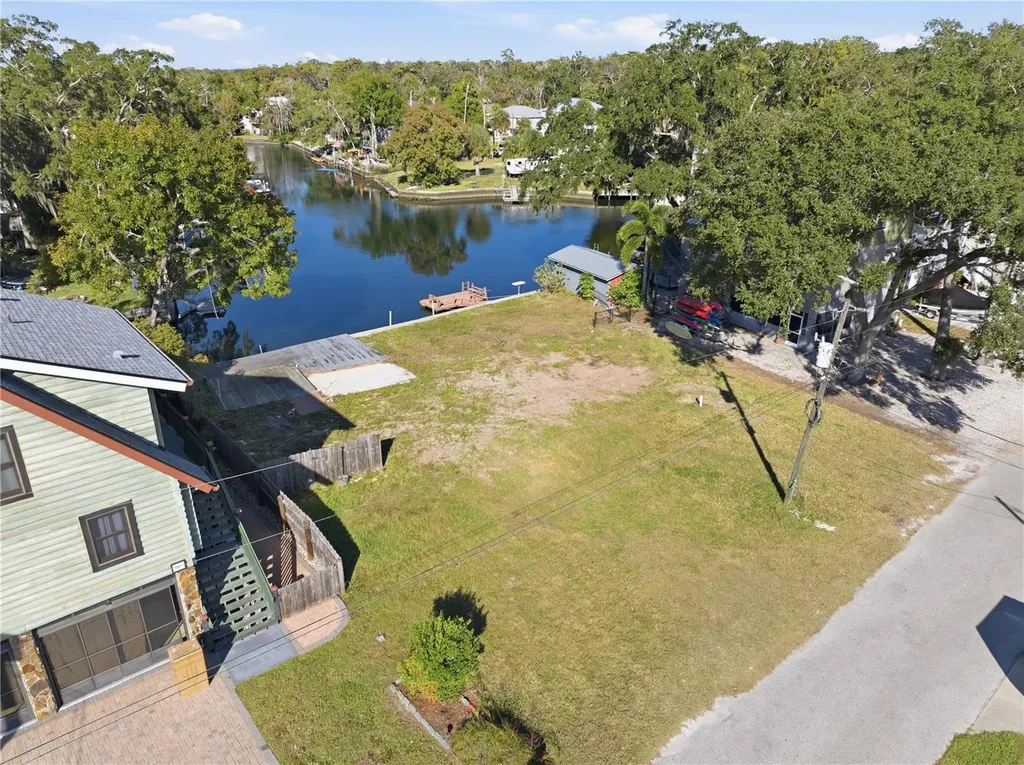 00 Circle Drive Weeki Wachee FL 34607