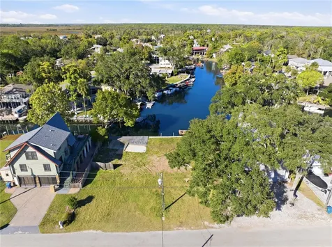 00 Circle Drive Weeki Wachee FL 34607