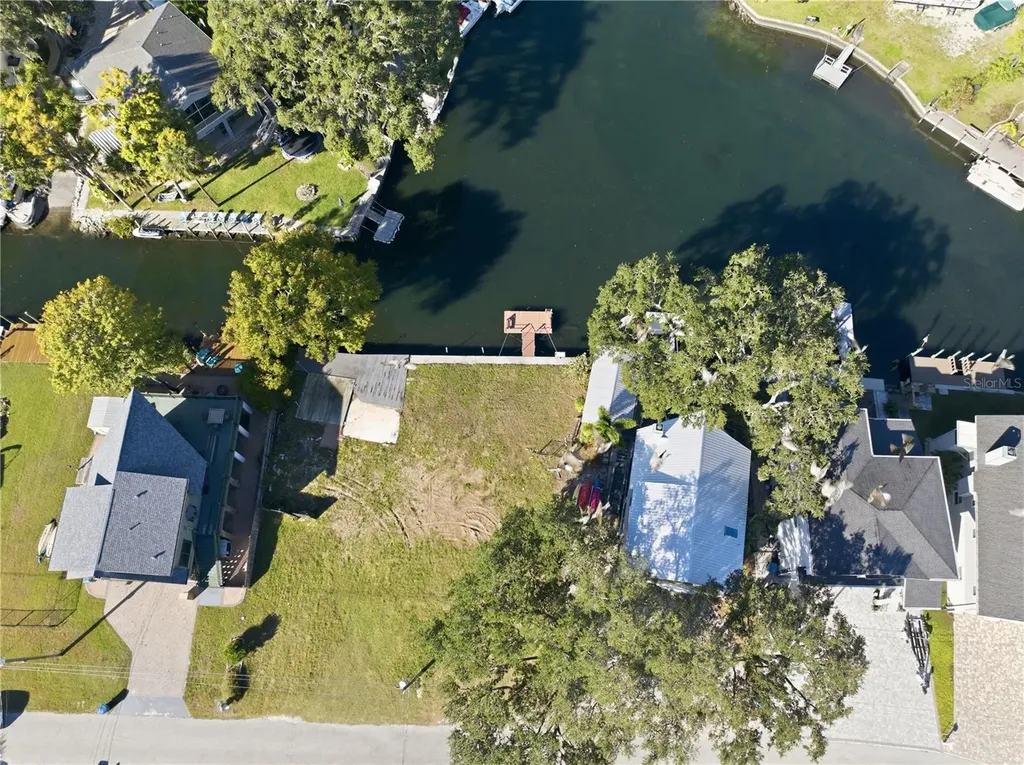 0 Circle Drive Weeki Wachee FL 34607