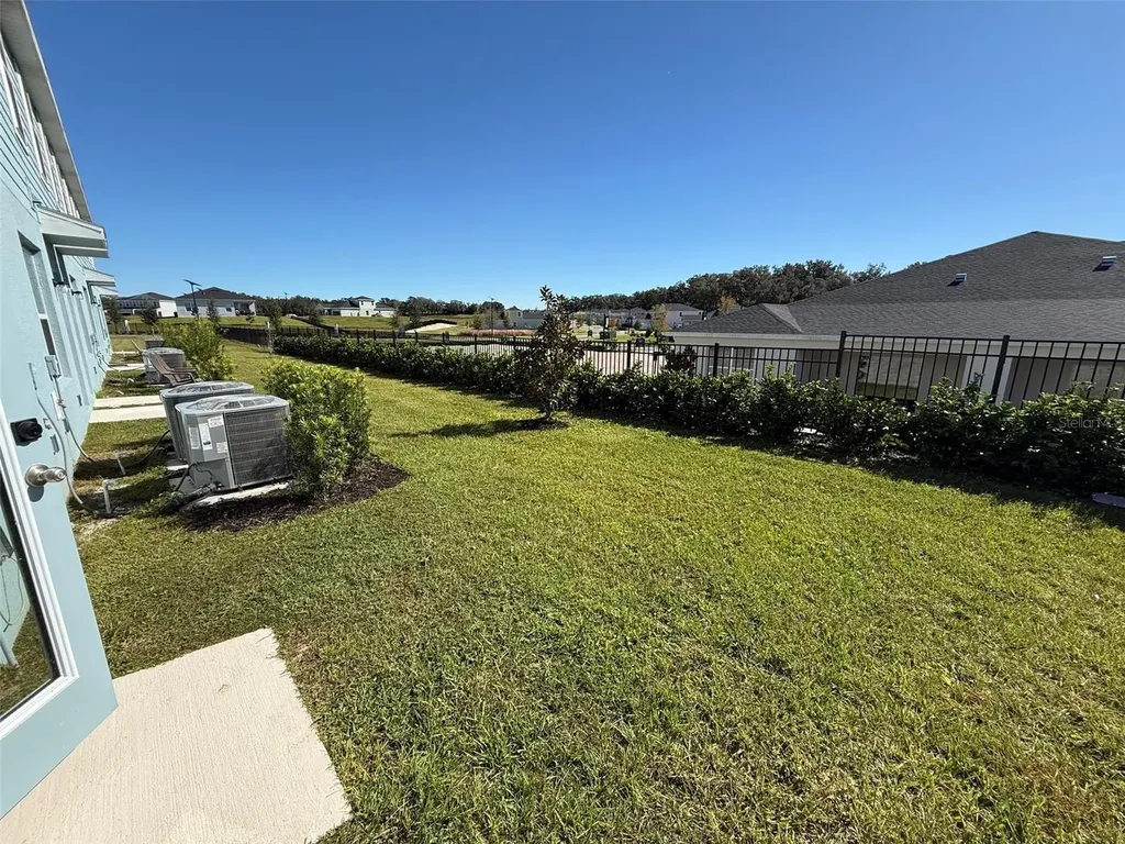 1198 Port Blue Way Lady Lake FL 32159