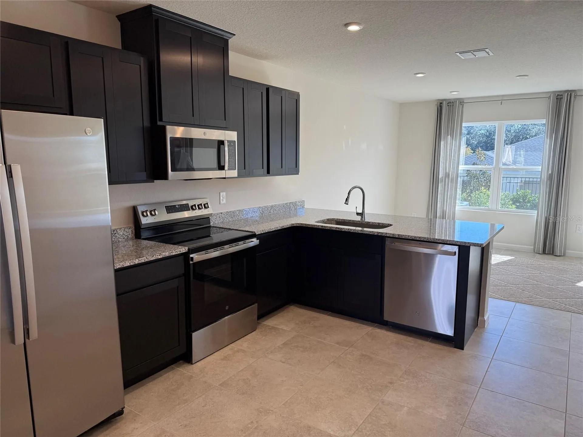 1198 Port Blue Way Lady Lake FL 32159