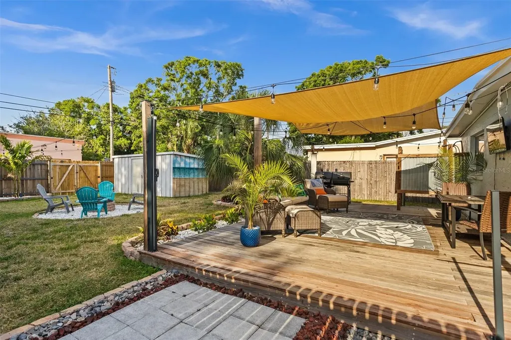 1018 55th Avenue N St Petersburg FL 33703