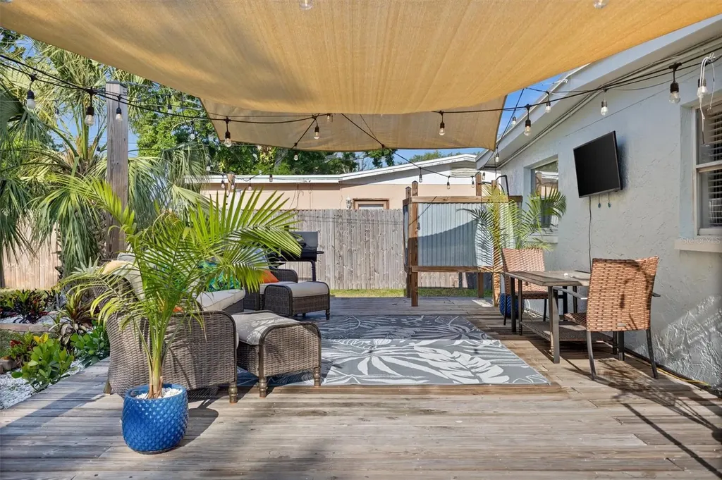 1018 55th Avenue N St Petersburg FL 33703