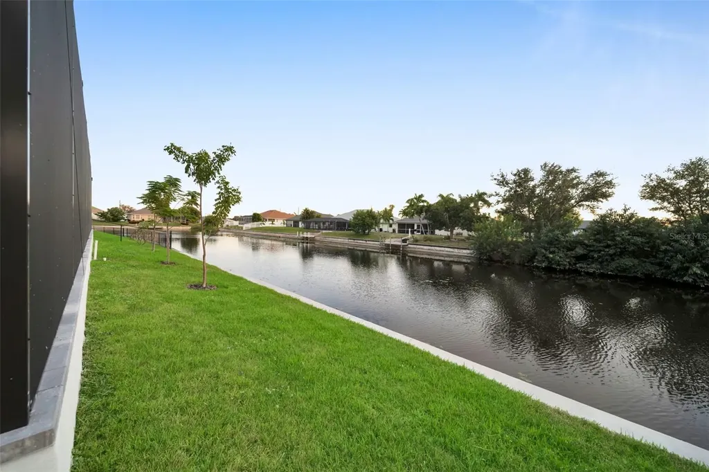 836 SW 36th Terrace Cape Coral FL 33914
