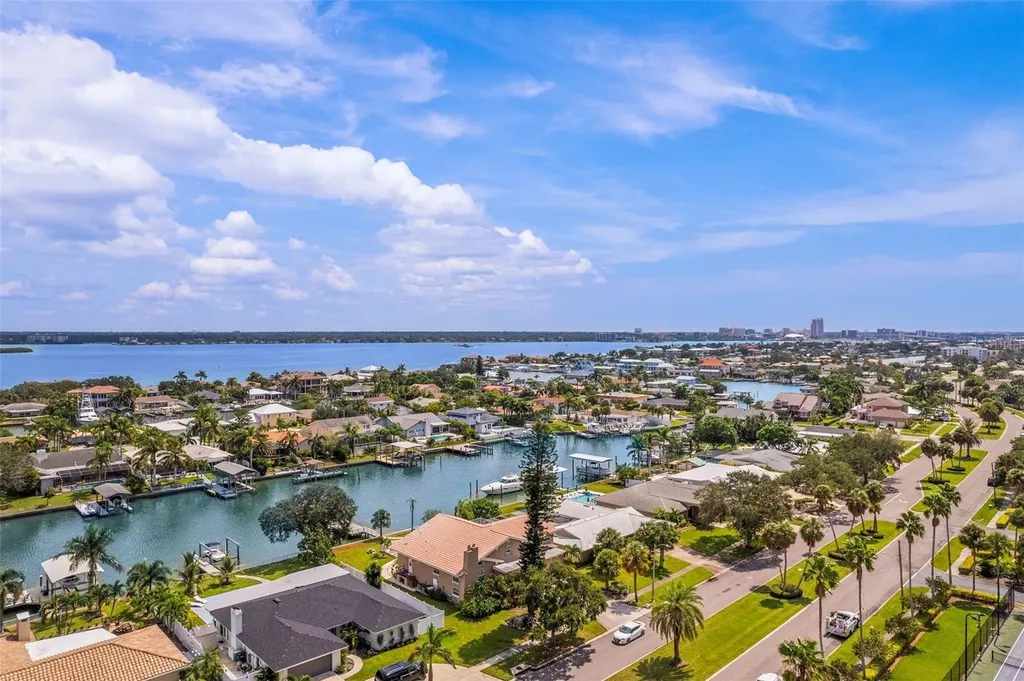 670 Island Way Clearwater Beach FL 33767