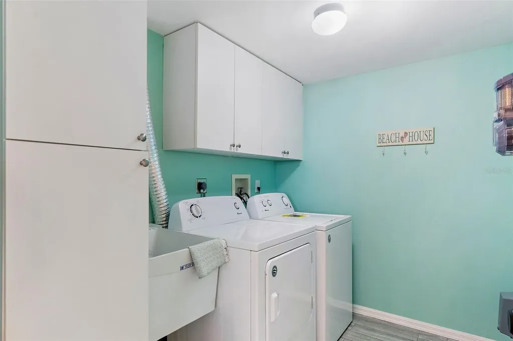 670 Island Way Clearwater Beach FL 33767