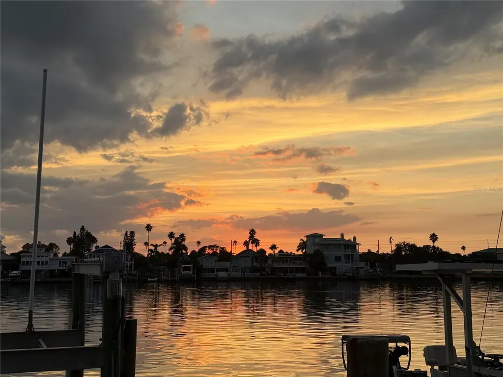 670 Island Way Clearwater Beach FL 33767