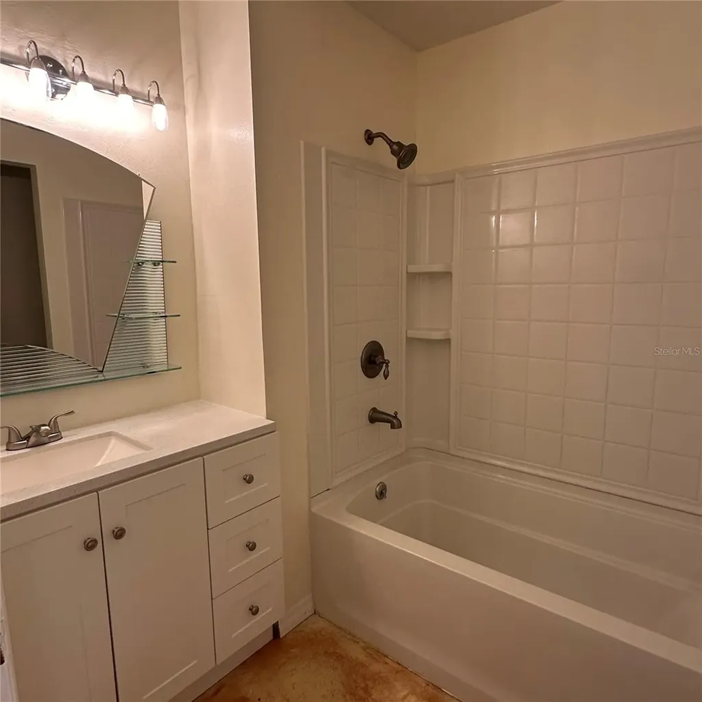 5005 Leon Drive Palmetto FL 34221