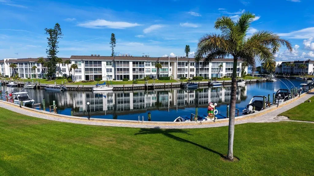 4350 Chatham Drive Longboat Key FL 34228