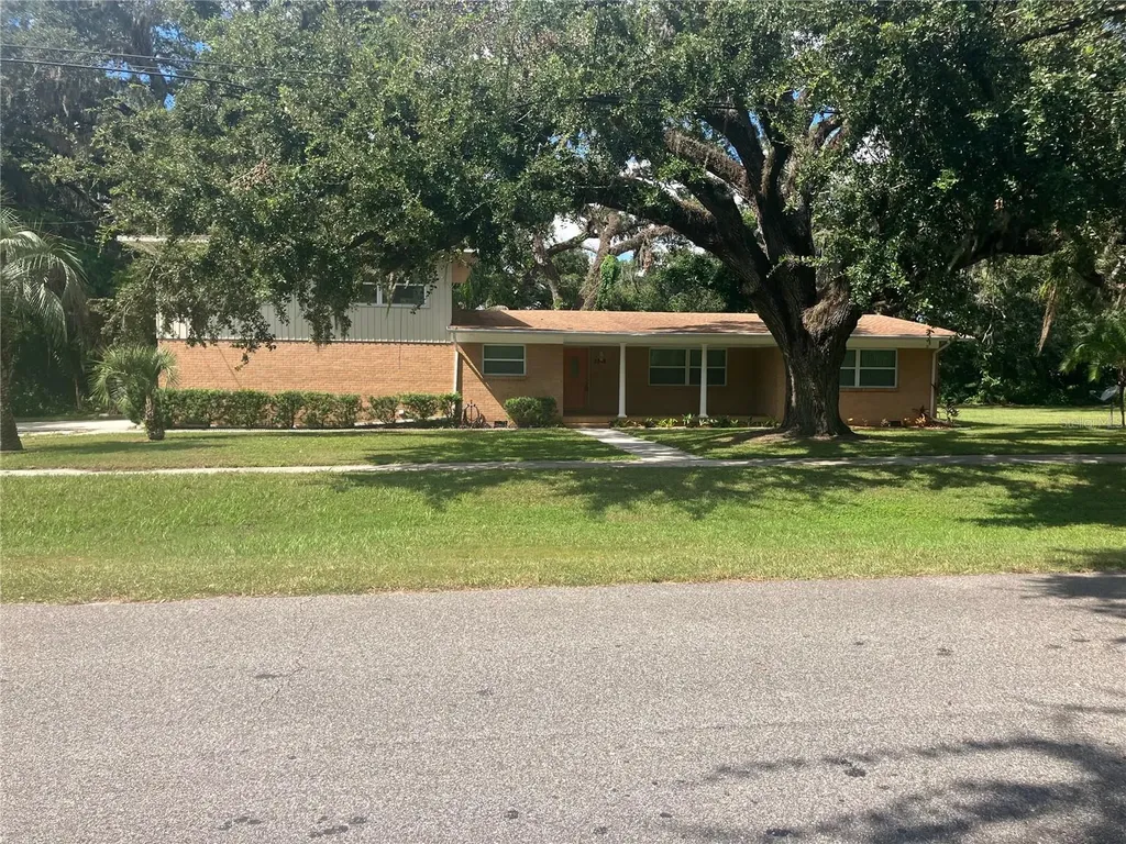 3808 Broad Street Seffner FL 33584