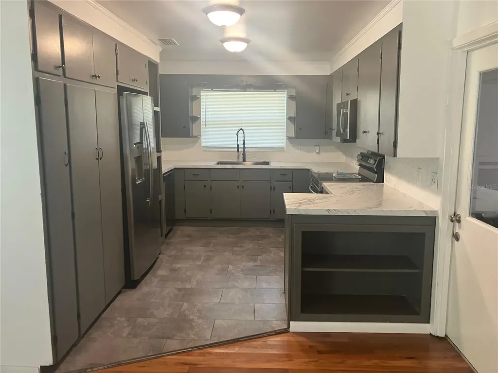 3808 Broad Street Seffner FL 33584
