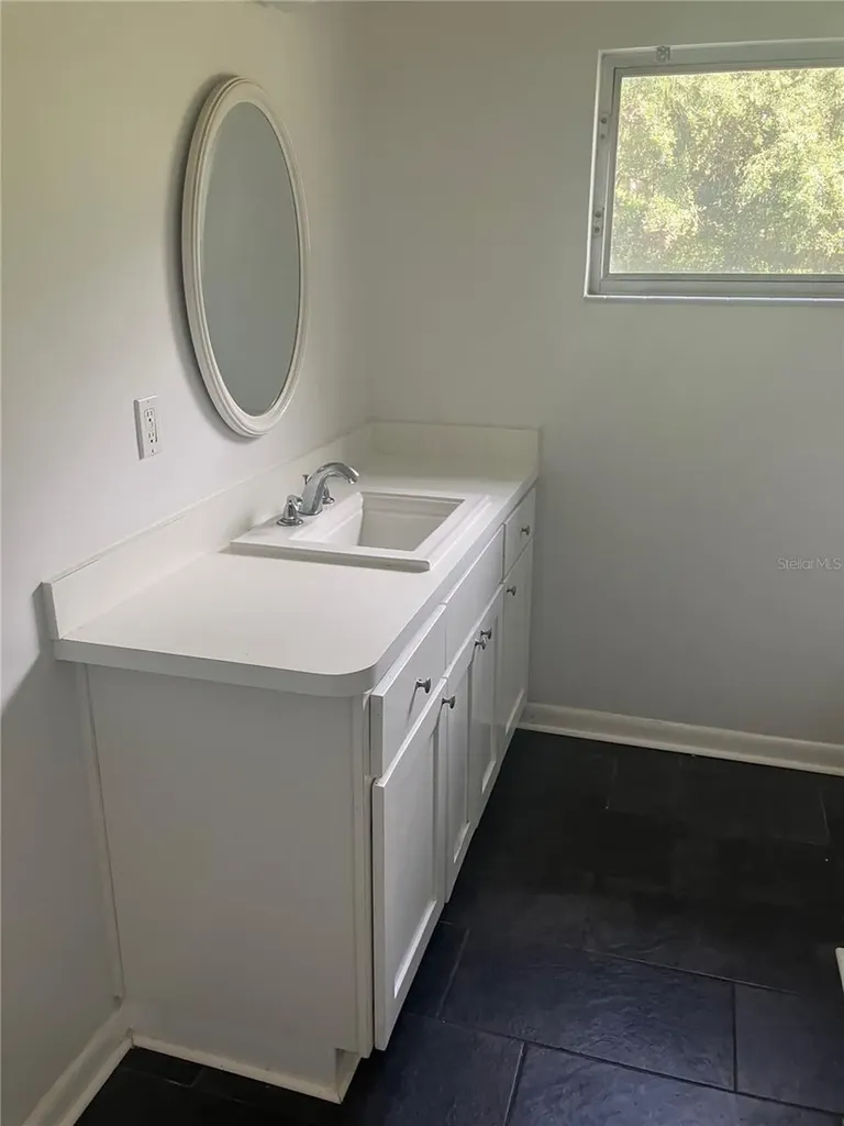 3808 Broad Street Seffner FL 33584