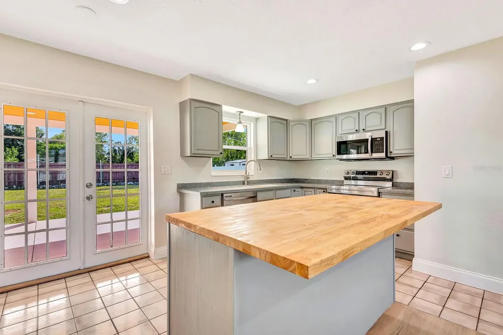 3612 46th Avenue Drive W Bradenton FL 34210