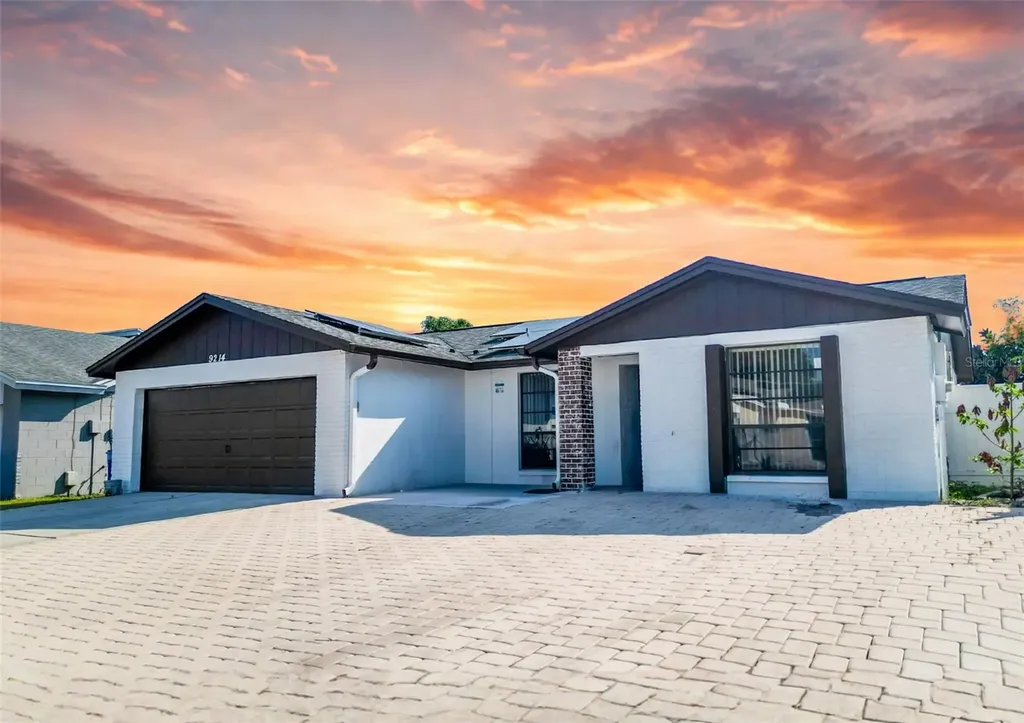 9214 Roundwood Court Tampa FL 33615
