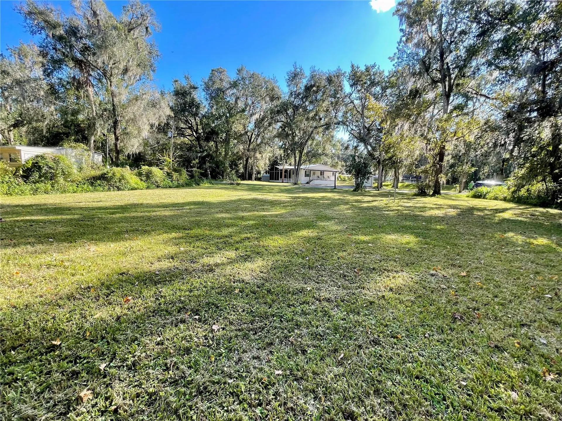 3785 Cr 405n Lake Panasoffkee FL 33538