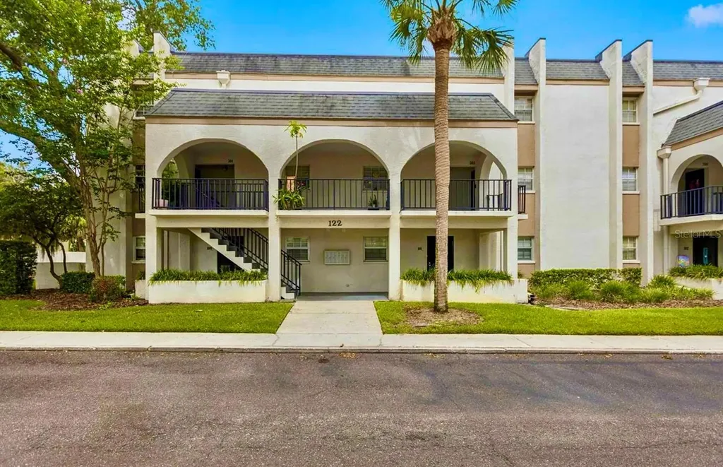 122 N Kings Avenue Brandon FL 33510